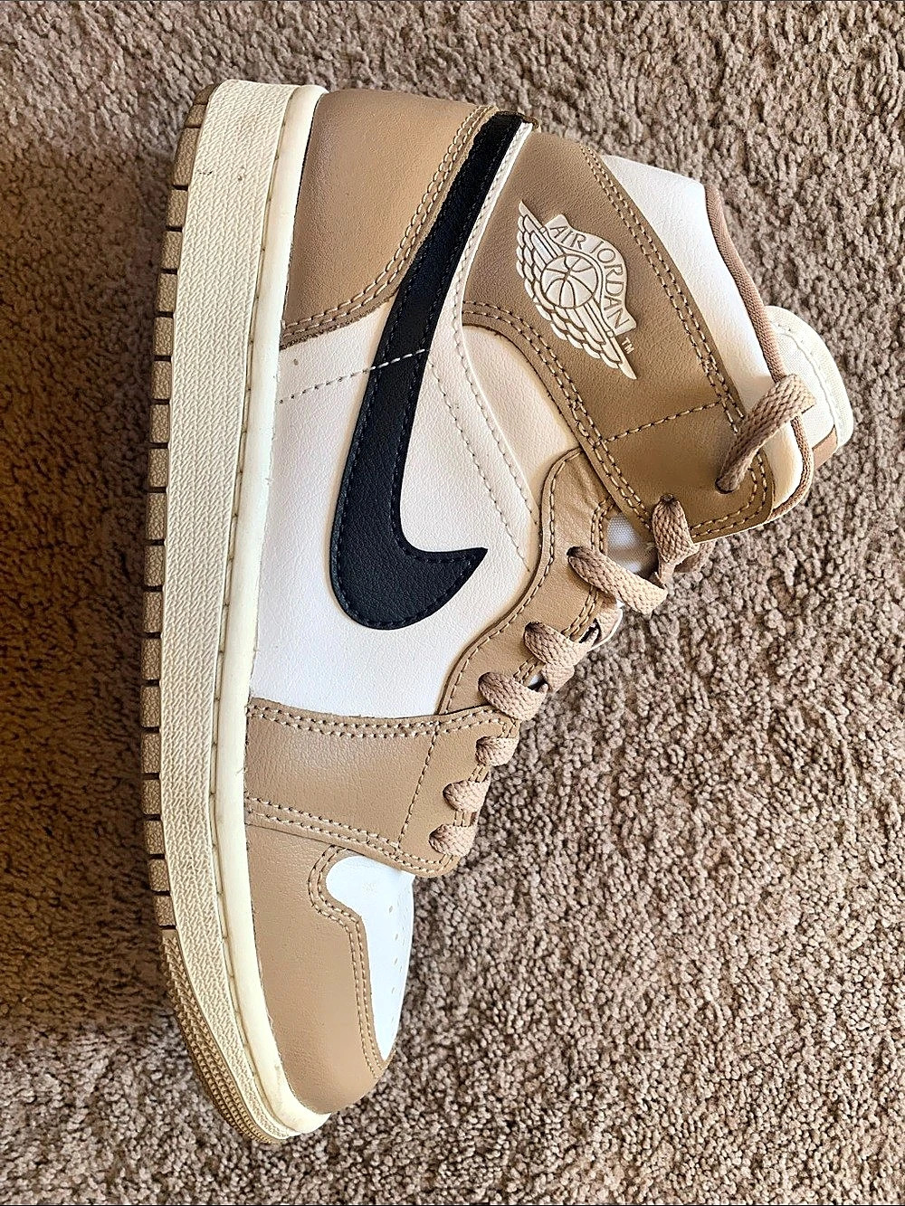 Nike Air Jordan 1 Retro High OG High Top Sneakers Brown & White US 8.5